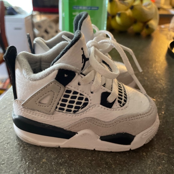 Retro 4 - Picture 2 of 5